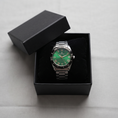 Silver chai green dail